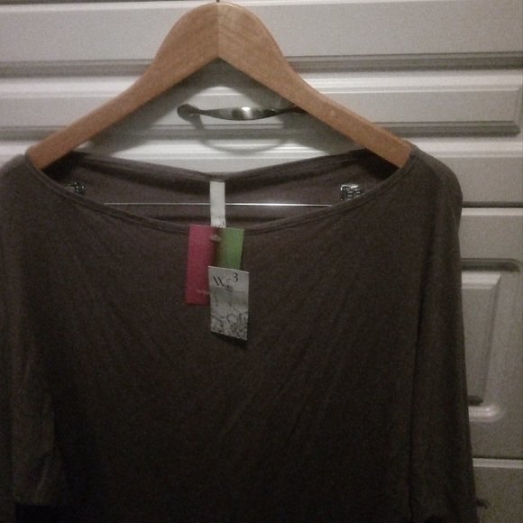 NWT! Organic Cotton Off Shoulder Top - Picture 4 of 9